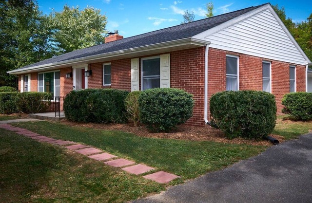 This house is a 3 bedroom(s), 2 bathrooms, located in Morristown, TN.