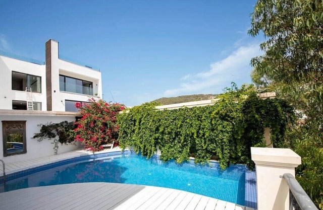 This house is a 3 bedroom(s), 3.5 bathrooms, located in Bodrum, Muğla.