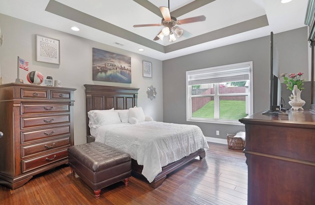 This house is a 4 bedroom(s), 3 bathrooms, located in Clarksville, TN.