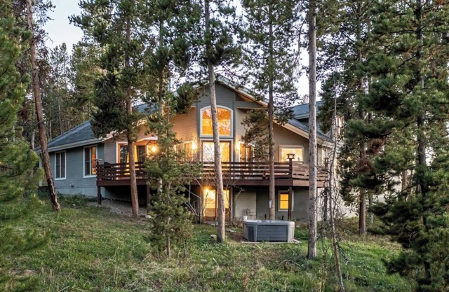 This house is a 8 bedroom(s), 4 bathrooms, located in Fraser, CO.