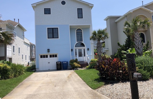 This is the ONE!! Close to everything! SUNDAY TO SUNDAY RENTAL