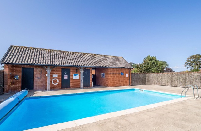 This lovely holiday home on The Manor House Estate in Bawdsey provides a peaceful location for a fam
