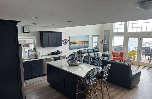 Okoboji Lake House face au lac