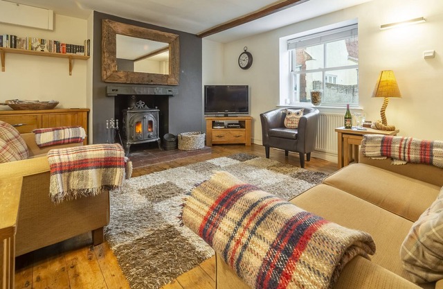 Ce chalet traditionnel propose un hébergement confortable avec un style original.