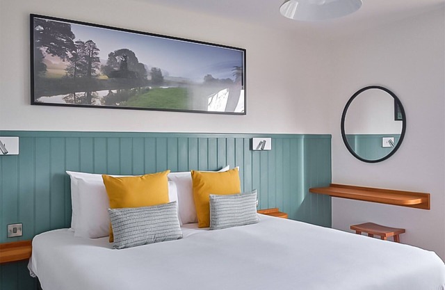 This ultra luxurious 4-bedroom retreat comfortably accommodates up to 8 guests, offering a serene es
