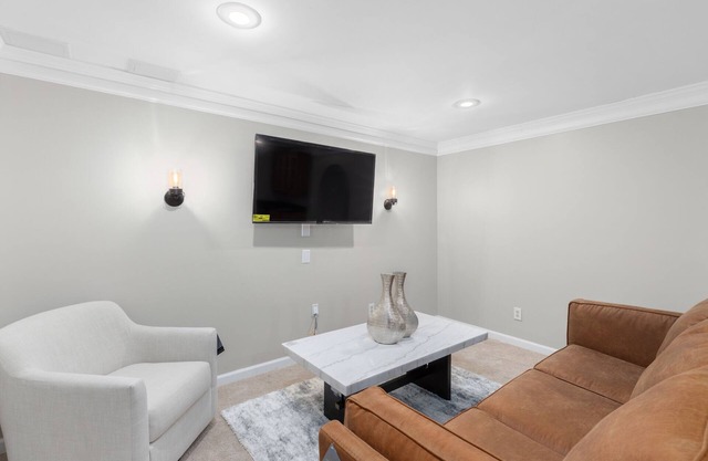 New and Stylish Large Modern Luxury Terrace in Roswell