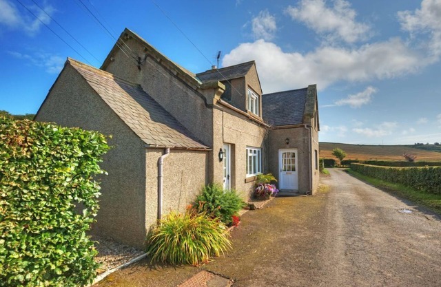 TROIS ACRE COTTAGE - emplacement paisible et rural avec des vues impressionnantes