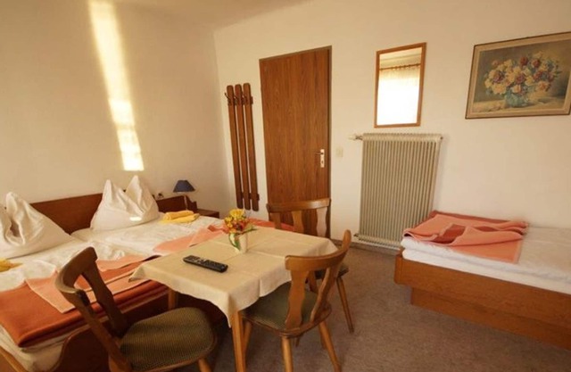 Chambre Triple et Quadruple 34 - Vue sur le Lac - Zur Landeroith GmbH