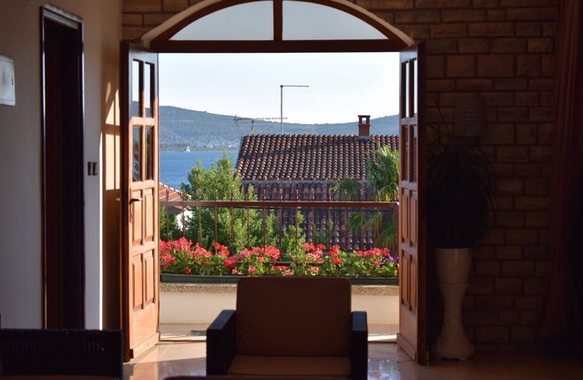 Appartement de trois chambres avec le balcon et la vue sur le mer Sveti Filip i Jakov, Biograd (A-4299-a)