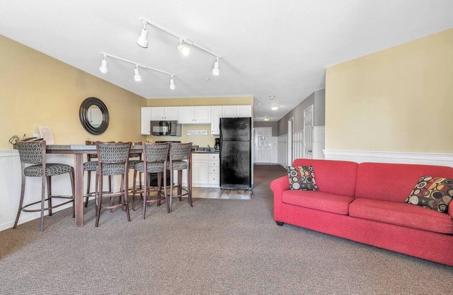 Three Bedroom 2 Bathroom Hotel Suite