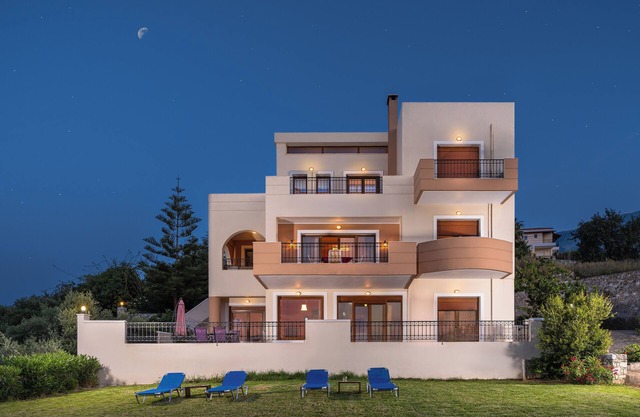 Three-Bedroom Apartment with amazing sea view