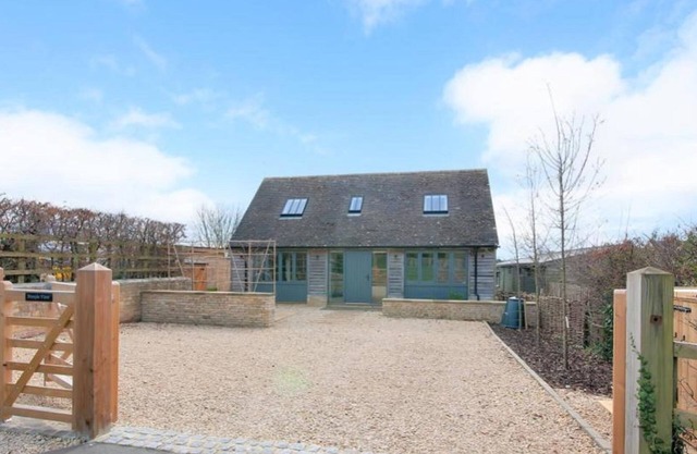 Three bedroom Cotswold holiday cottage - Steeple View