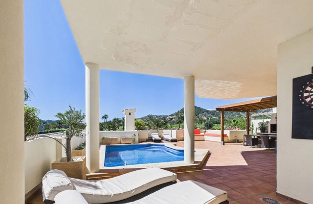 Three-Bedroom El Coto Penthouse with Private Pool