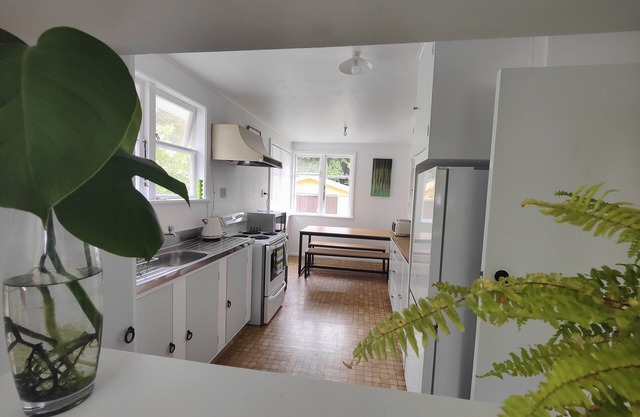 Sugarloaf Island, pet friendly home with a 🔥
