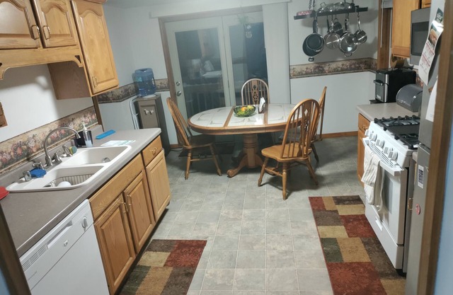Three Bedroom House One Half Mile From EAA Grounds