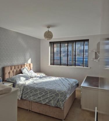 Three bedroom house with a garden
