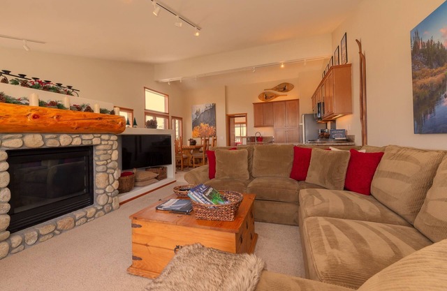 Nouvelle liste! Condo 3 chambres Snowcreek V / Vue spectaculaire sur Mammoth Mountain!