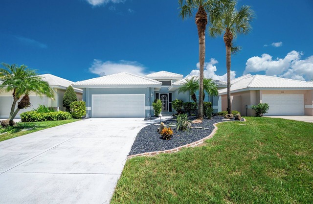 Three bedroom, three bathroom beautifully decorated home in Cape Haze.