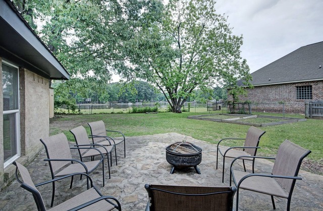 Three Bedroom Waterfront House on the Reservoir