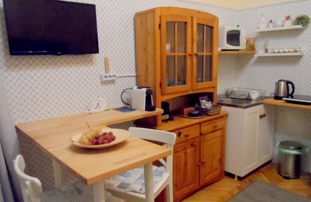 Trois chambres pour 6+ personnes à Buda, Wifi, AC