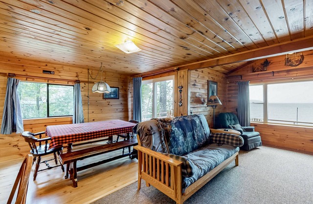 Three cabins in one - lakefront property - dog-friendly