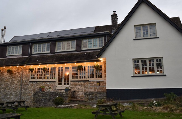 Three Horseshoes
