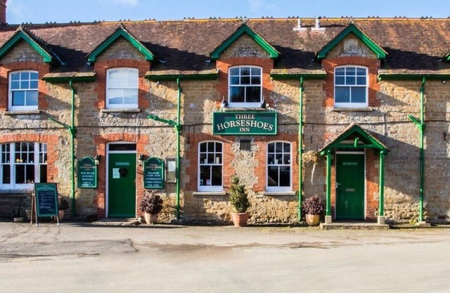Three Horseshoes Inn