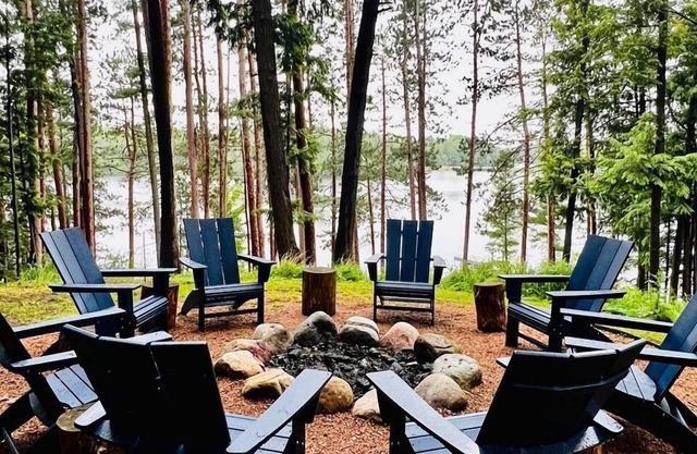 Three Lakes Chain! Lakefront Cabin with Private Dock/Gameroom/Firepit/Kayak/SUP