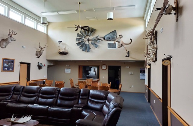 Three Rivers Lodge Room #1