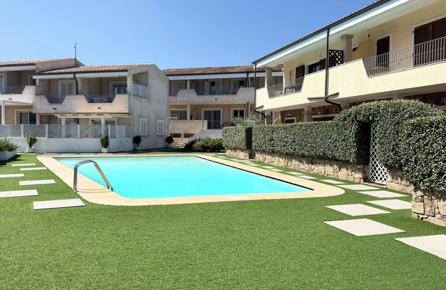 PALAU APPARTEMENT NOUVEAU! PROCHE DE LA PLAGE ET DU CENTRE. RESIDENCE AVEC PISCINE!
