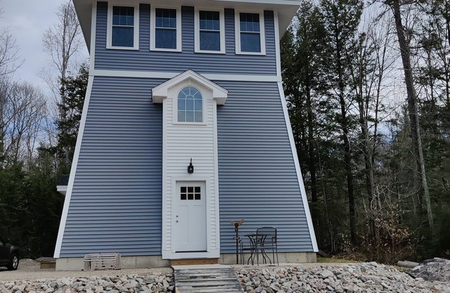 Three-story Canadian Lighthouse