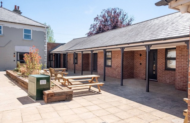 Oak - Three Tuns Apartments, Pettistree