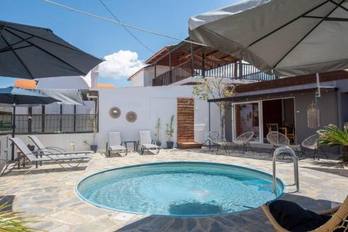 Three Waves Maisonettes Manoussos