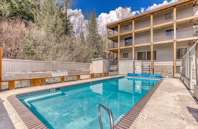 Thunderhead 204 close to slopes w heated pool