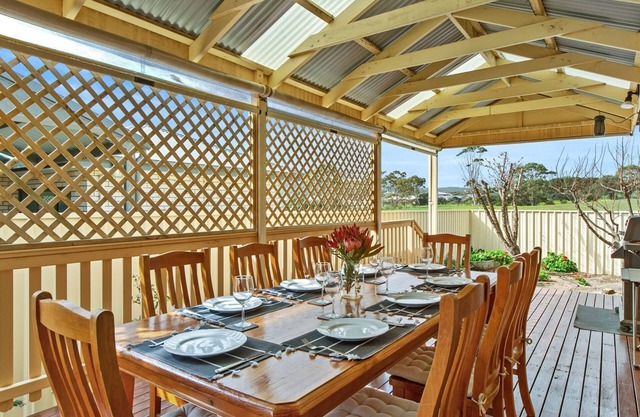 Ti Na Mara - 20 Resolute Avenue, Normanville
