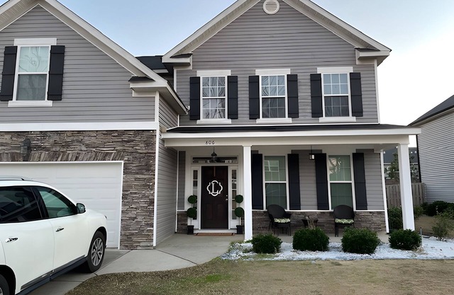 Tickets & Badges Available w/ this Spacious 5-bedroom house