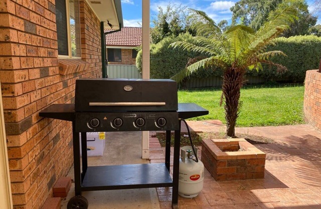 Tidy Home in a Leafy Suburb, Great Location