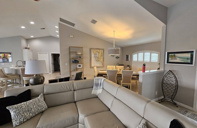 Waterfront Canal w/Gulf Access, Heated Pool Lanai 12 min. to Airport