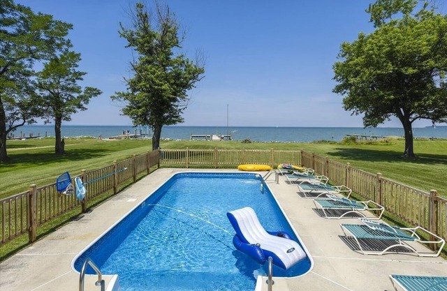Clearview - Tilghman Island Cottage, grands équipements: piscine, bain à remous, vues incroyables!