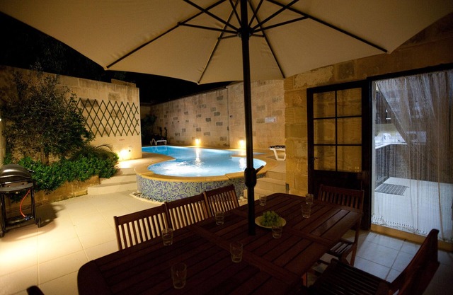 Tilmun, Airconditioned, 5 Bedroomed Ferme avec piscine