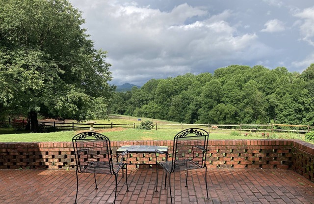 Tilt'n B Farm - Main House w/Horses, Views, Tennis, Trails, Fire Pit
