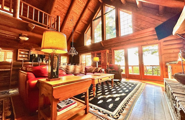 Timber Lodge Log Home - Vues marines - Cinéma maison