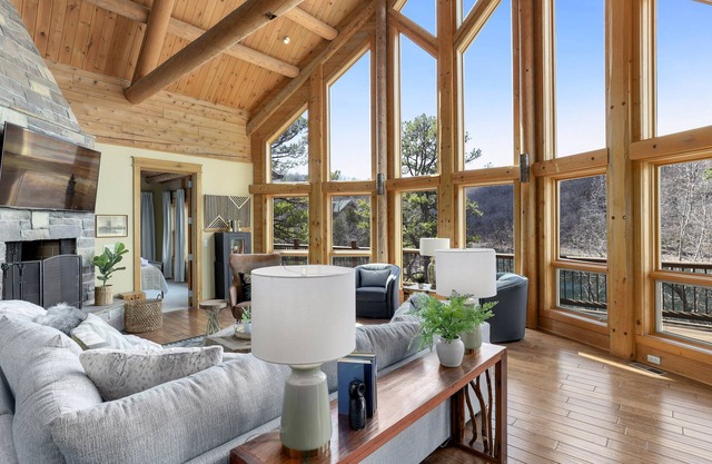 Timber Ridge Lodge - ON Beaver Lake - Ultimate Outdoor Living