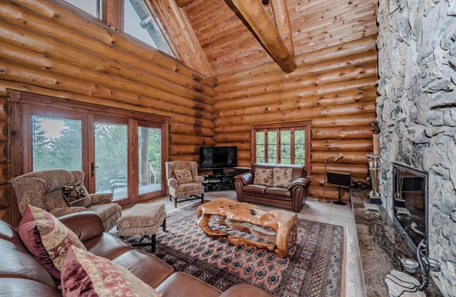 4000 sq ft waterfront dream cabin