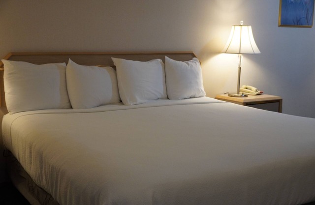 Timberland Inn & Suites