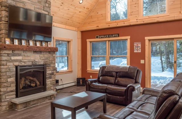 Timberline Mountain Lodge | 4 Bed, 3.5 Bath