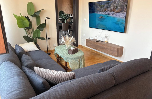 Time to Jazz! Sunshine Modern 2BR Apartment, Nature Views, 30 min from S.Teodoro