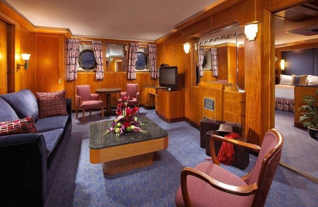 Time-Traveler’s Delight! Family-friendly Unit Near Promenade, Long Beach