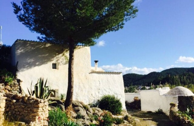 "Timeless Ibiza Haven: Designer Countryside Escape by the sea “