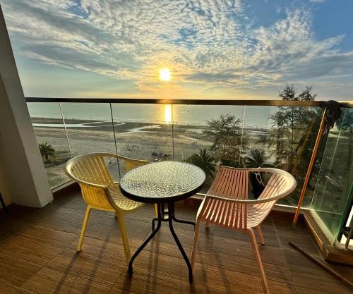 TIMURBAY KUANTAN -BEACHFRONT PARADISE GETAWAY